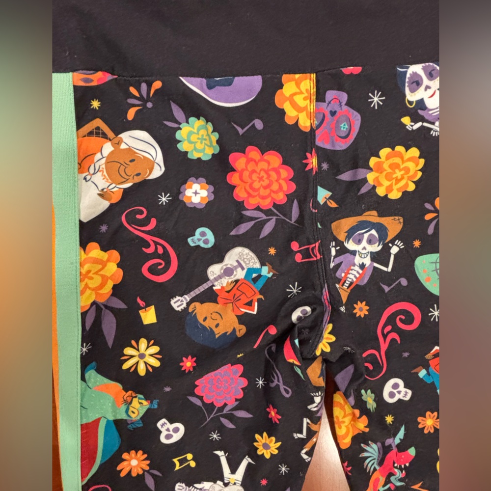 Disney Coco Women’s Multicolored Leggings with Stripes on side, size medium - Picture 10 of 11